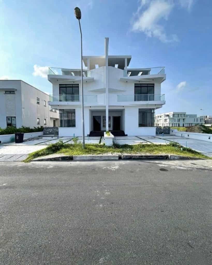 Elegant five bedroom semi detached duplex (IKATE5BSD05)