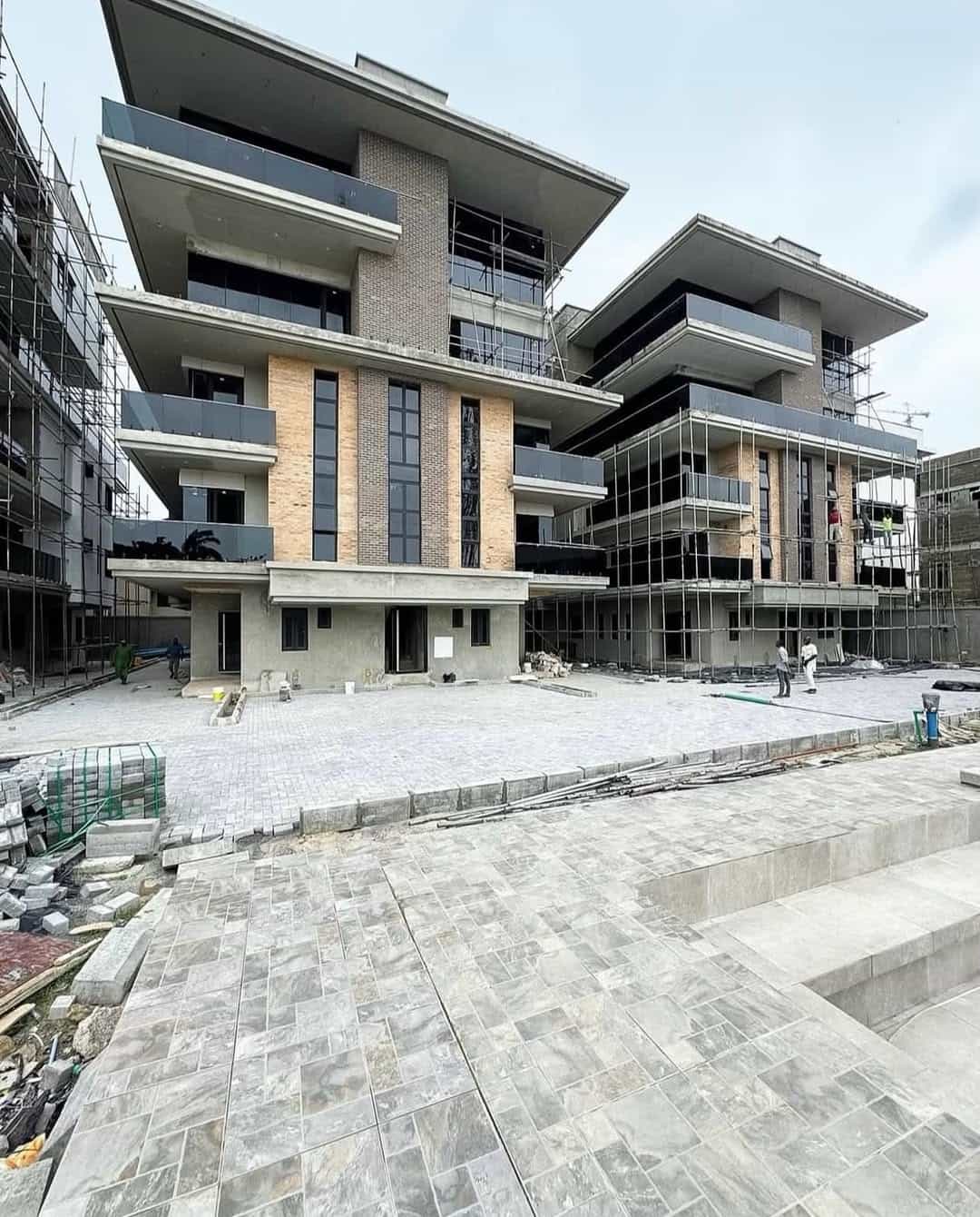 Modern six bedroom penthouse with good features (Ikoyi6b01)