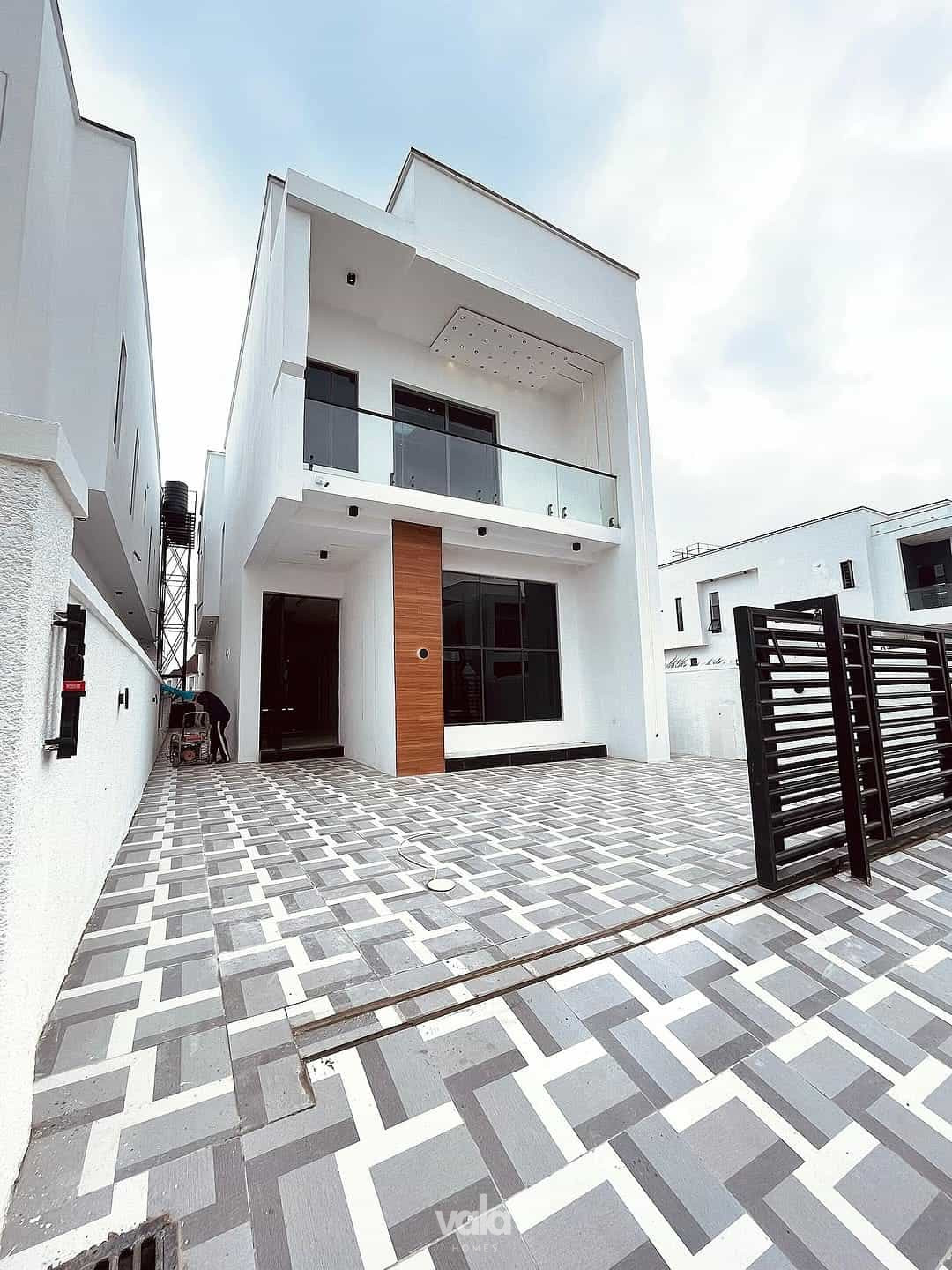 Newly built four bedroom detached duplex in a good location (217Ajah4bdd)