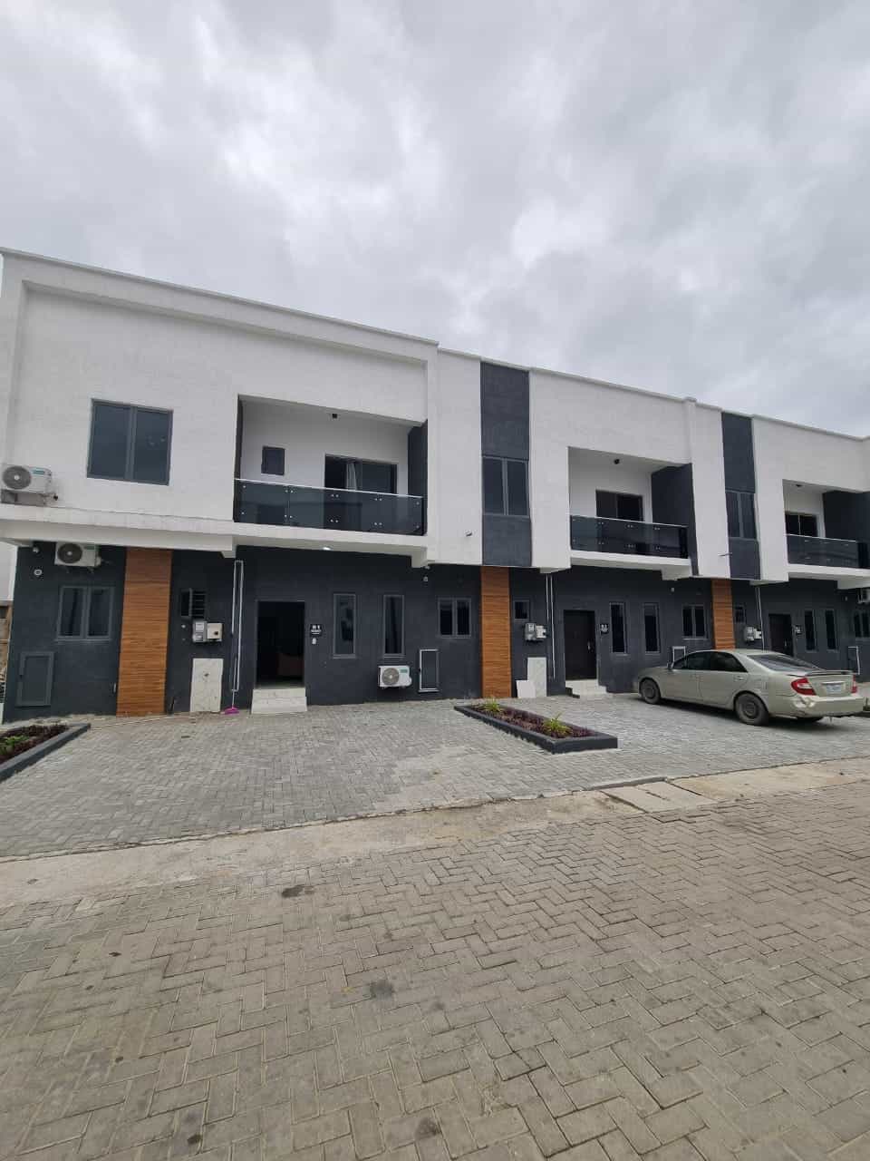 Modern three bedroom terrace duplex (AJAH3BTD05)