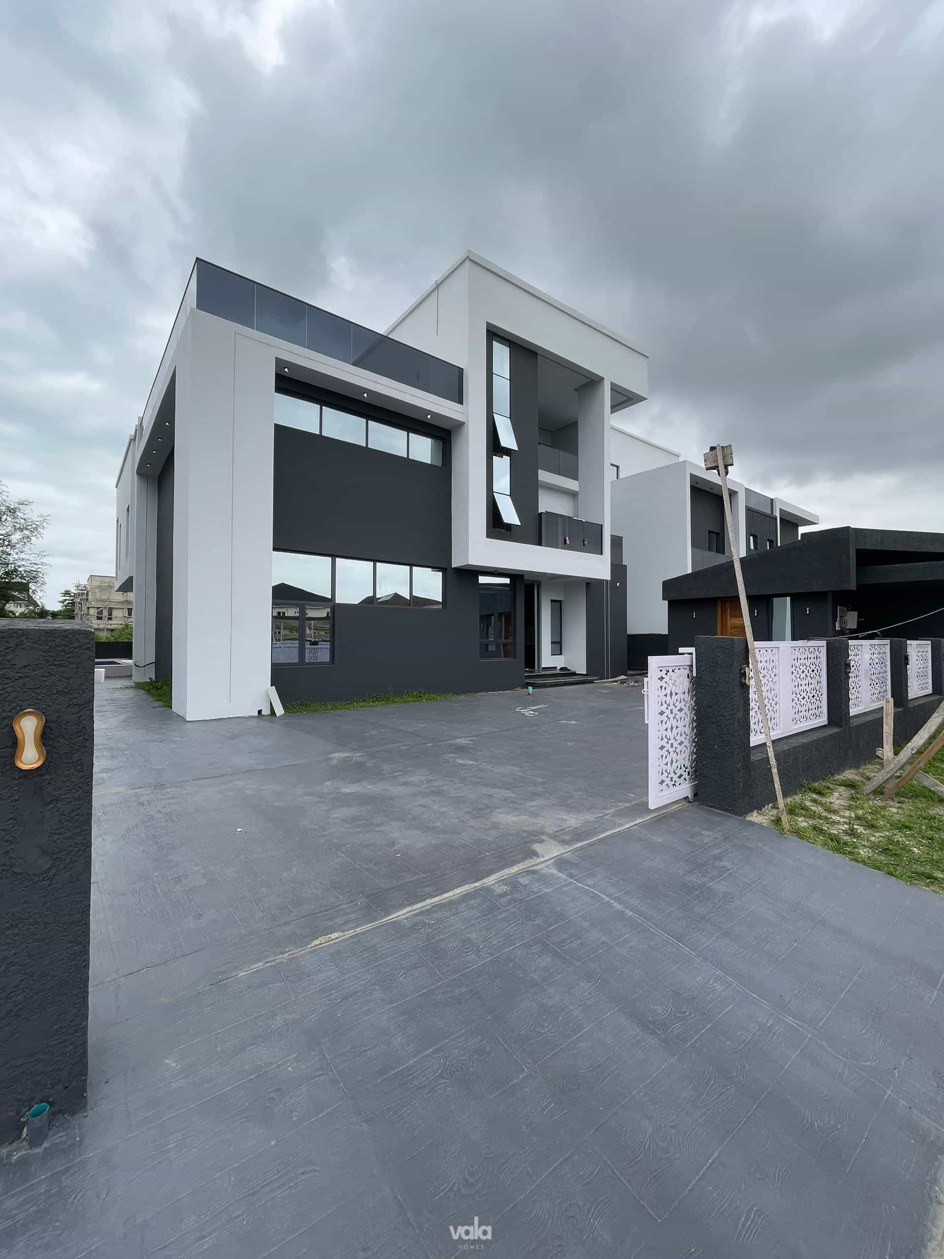 Exquisite five bedroom detached duplex in an excellent location (226Ajah5bdd)